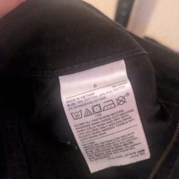 Old Navy Women's Super Skinny Mid-rise Black Jeans - Picture 6 of 6